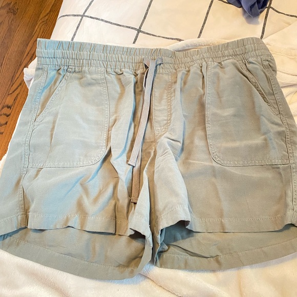 military green cargo shorts - Picture 1 of 2